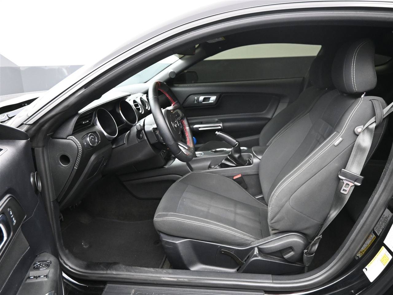 Used 2018 Ford Mustang Coupe RWD image 10