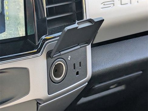 Used 2022 Ford F350 Lariat w/ Lariat Ultimate Package image 22