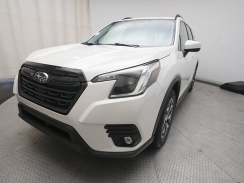 Used 2024 Subaru Forester Premium AWD/4WD image 12