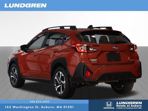 Used 2024 Subaru Crosstrek 2.0i Premium image 3