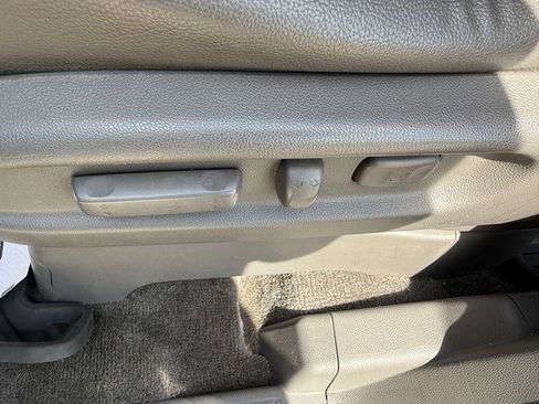 Used 2011 Honda Odyssey Touring Elite image 23