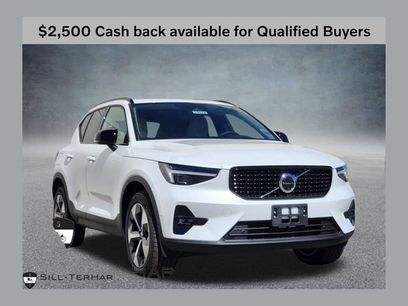 New 2026 Volvo XC40 B5 Plus w/ Protection Package Premier