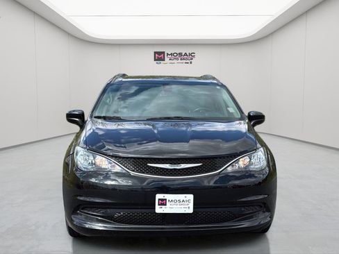 Used 2021 Chrysler Voyager Lxi FWD image 9