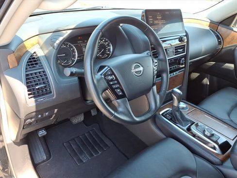 Used 2024 Nissan Armada SL w/ Captain's Chairs Package AWD/4WD image 4