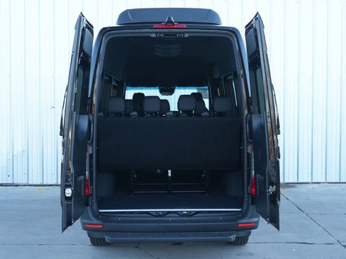 Used 2024 Mercedes-Benz Sprinter 2500 image 9