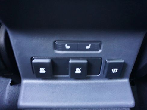 Used 2018 Land Rover Range Rover Velar S image 20