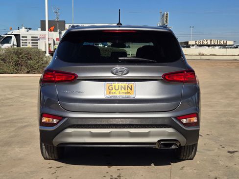 Used 2019 Hyundai Santa Fe SE image 4