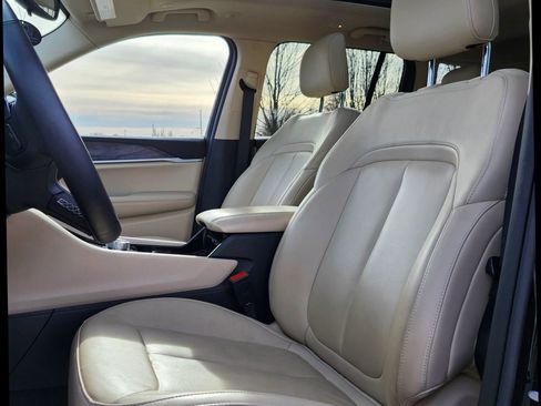 Used 2022 Jeep Grand Cherokee Limited image 12