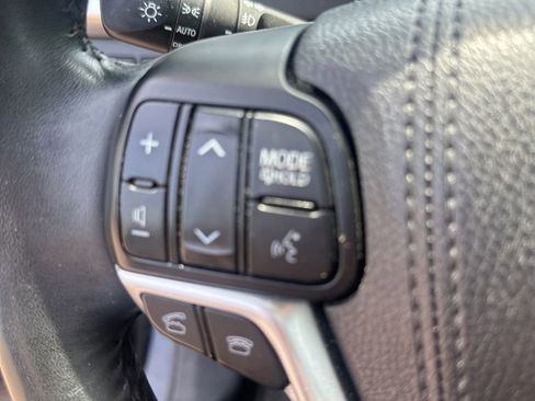 Used 2015 Toyota Highlander Limited Platinum AWD/4WD image 22