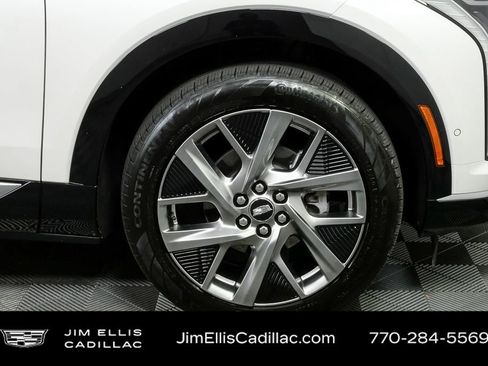 Certified 2025 Cadillac Optiq Luxury 2 w/ LPO, Floor Liner Package image 39