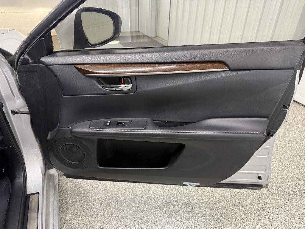 Used 2013 Lexus ES 350 w/ Luxury Pkg FWD image 33