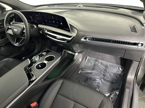 Used 2024 Cadillac Lyriq Luxury RWD image 32