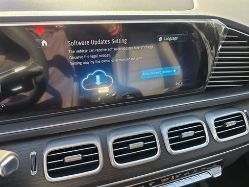 New 2026 Mercedes-Benz GLS 450 4MATIC image 14