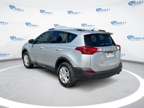 Used 2014 Toyota RAV4 LE AWD/4WD image 3