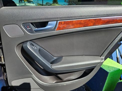 Used 2009 Audi A4 2.0T Premium image 16