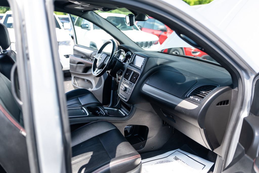 Used 2020 Dodge Grand Caravan GT FWD image 14