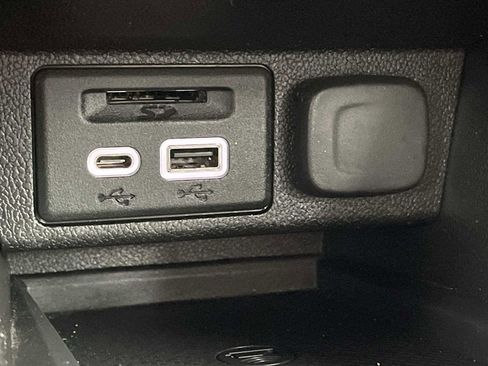 Used 2022 Chevrolet Bolt EUV LT w/ Driver Confidence Package image 21