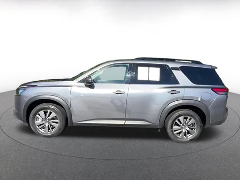 Used 2025 Nissan Pathfinder SV FWD image 9