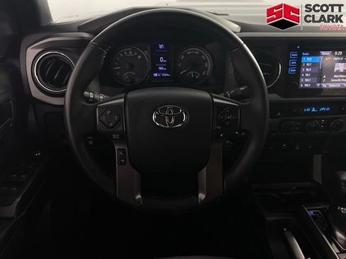 Used 2017 Toyota Tacoma TRD Sport w/ Premium & Technology Package AWD/4WD image 19