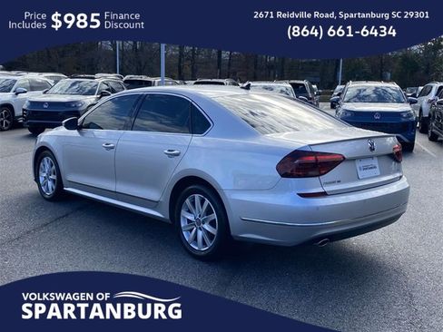 Used 2017 Volkswagen Passat 1.8T SE image 4