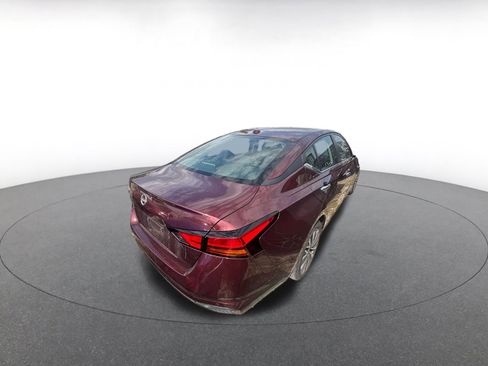 Used 2025 Nissan Altima 2.5 SV FWD image 9