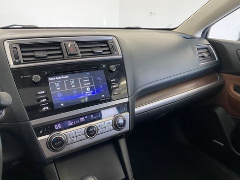Used 2017 Subaru Outback 3.6R Touring image 26