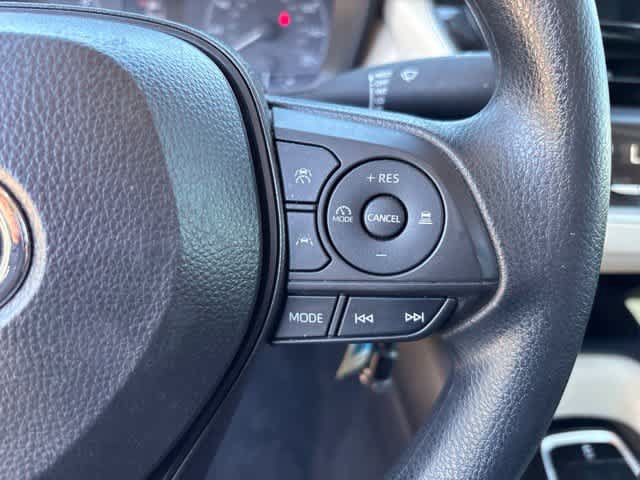 Used 2025 Toyota Corolla LE FWD image 12