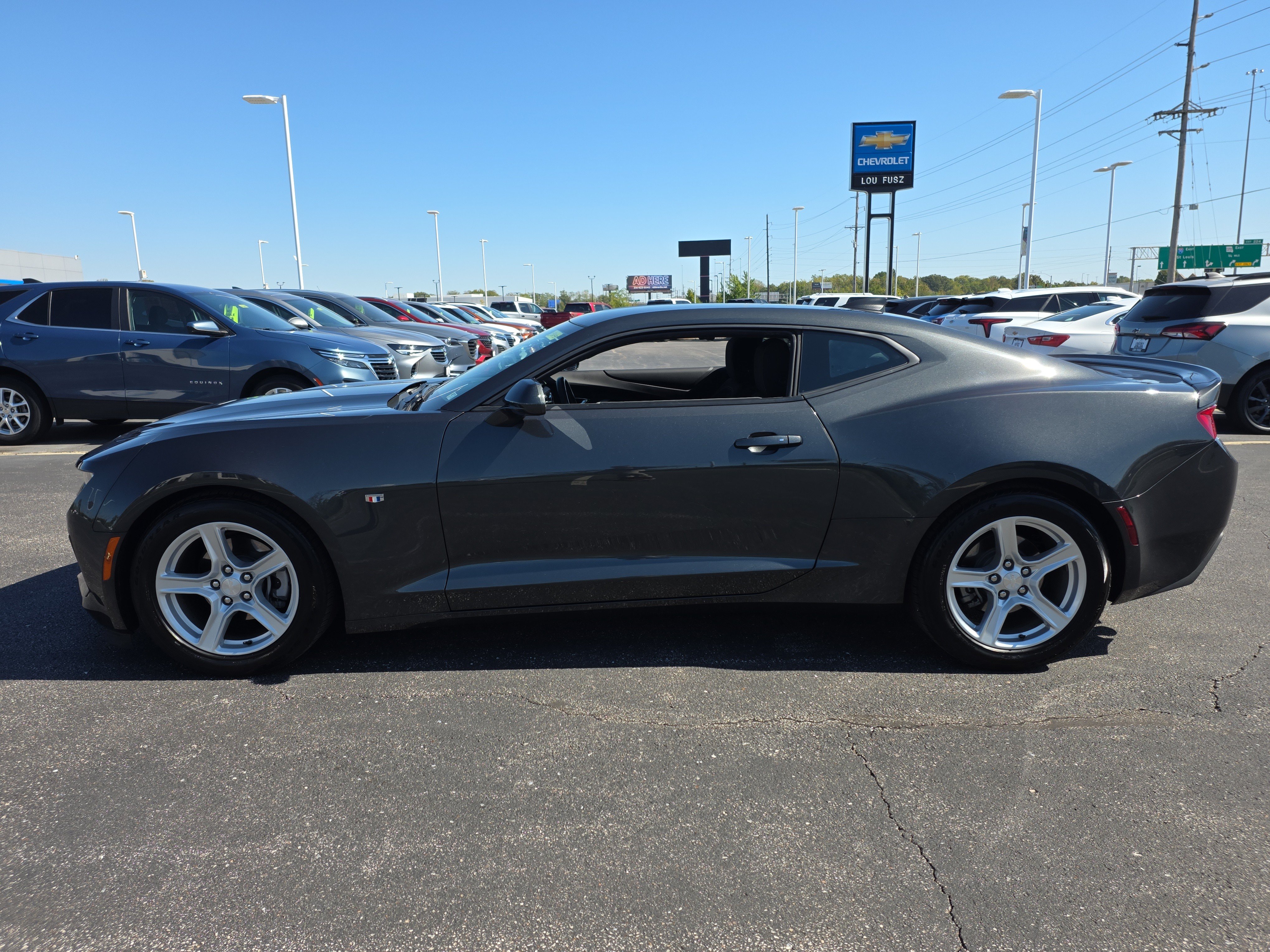 Used 2016 Chevrolet Camaro LT w/ Technology Package RWD image 7