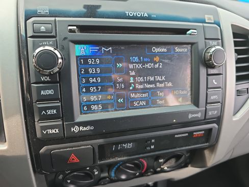 Used 2013 Toyota Tacoma PreRunner w/ Limited Pkg image 21