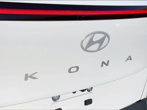 Used 2025 Hyundai Kona SEL image 33