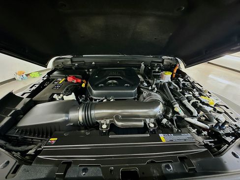 Used 2025 Jeep Wrangler Sahara w/ Safety Group image 33