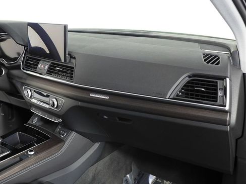 Used 2025 Audi Q5 e Premium Plus w/ Premium Plus Package AWD/4WD image 14