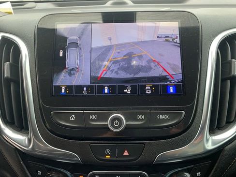 Used 2023 Chevrolet Equinox Premier AWD/4WD image 24