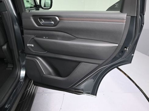 New 2026 Nissan Armada SL image 9