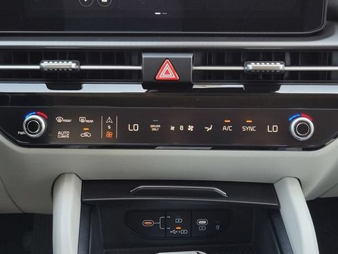 New 2026 Kia Sportage EX AWD/4WD image 17