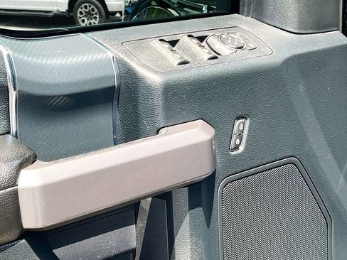 Used 2019 Ford F150 XLT w/ Equipment Group 302A Luxury AWD/4WD image 18