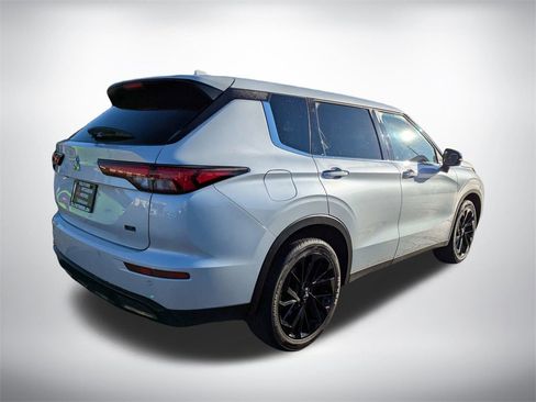 Used 2024 Mitsubishi Outlander FWD image 4