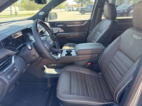 New 2026 GMC Acadia Denali Ultimate w/ LPO, Floor Liner Package AWD/4WD image 8