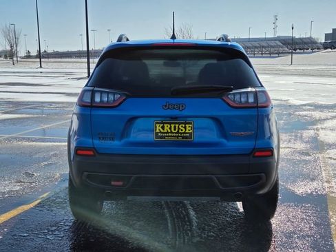 Used 2022 Jeep Cherokee Trailhawk image 4