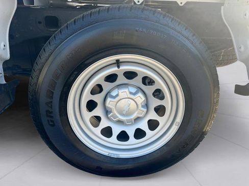Used 2026 Chevrolet Silverado 1500 W/T w/ WT Safety Package AWD/4WD image 16