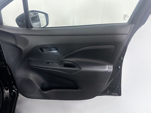 Used 2025 Nissan Versa SV FWD image 30