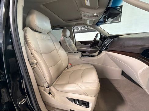 Used 2017 Cadillac Escalade ESV Luxury AWD/4WD image 15