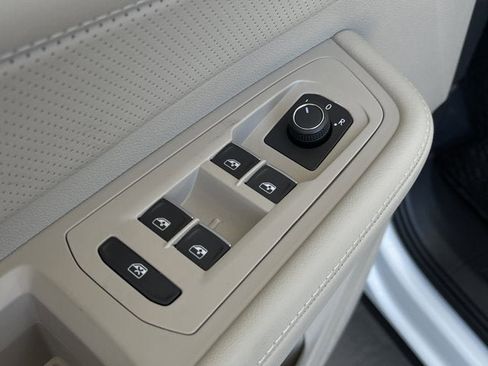 New 2026 Volkswagen Atlas SE image 10