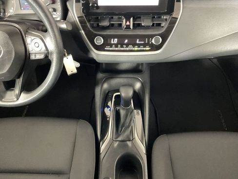 Used 2025 Toyota Corolla LE FWD image 14