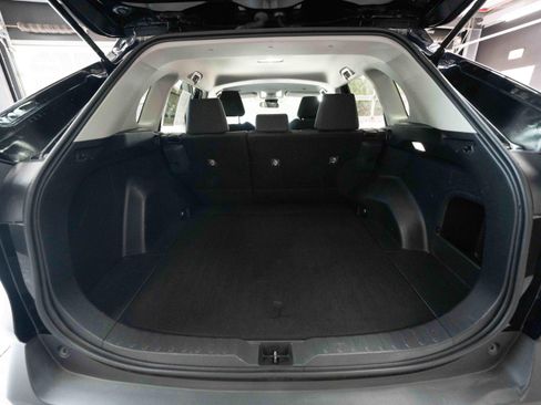Used 2023 Toyota RAV4 LE AWD/4WD image 28