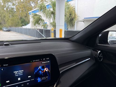 Used 2025 Chevrolet Equinox LT image 36