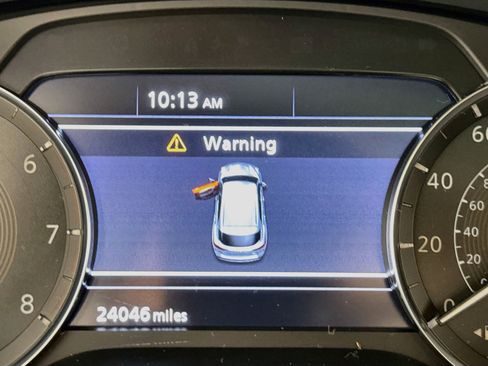 Used 2023 INFINITI QX50 Luxe AWD/4WD image 16