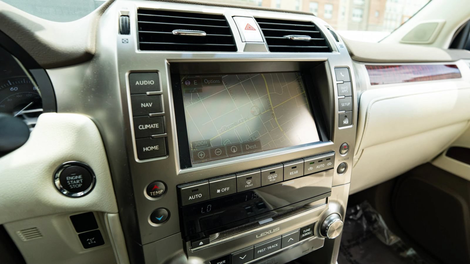 Used 2018 Lexus GX 460 Luxury AWD/4WD image 46