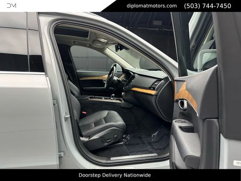 Used 2024 Volvo XC90 B6 Plus image 19