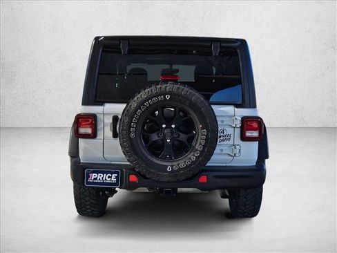 Used 2022 Jeep Wrangler Willys image 6